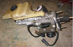 Picture of Used '89-92 ABS Master Cylinder Assembly